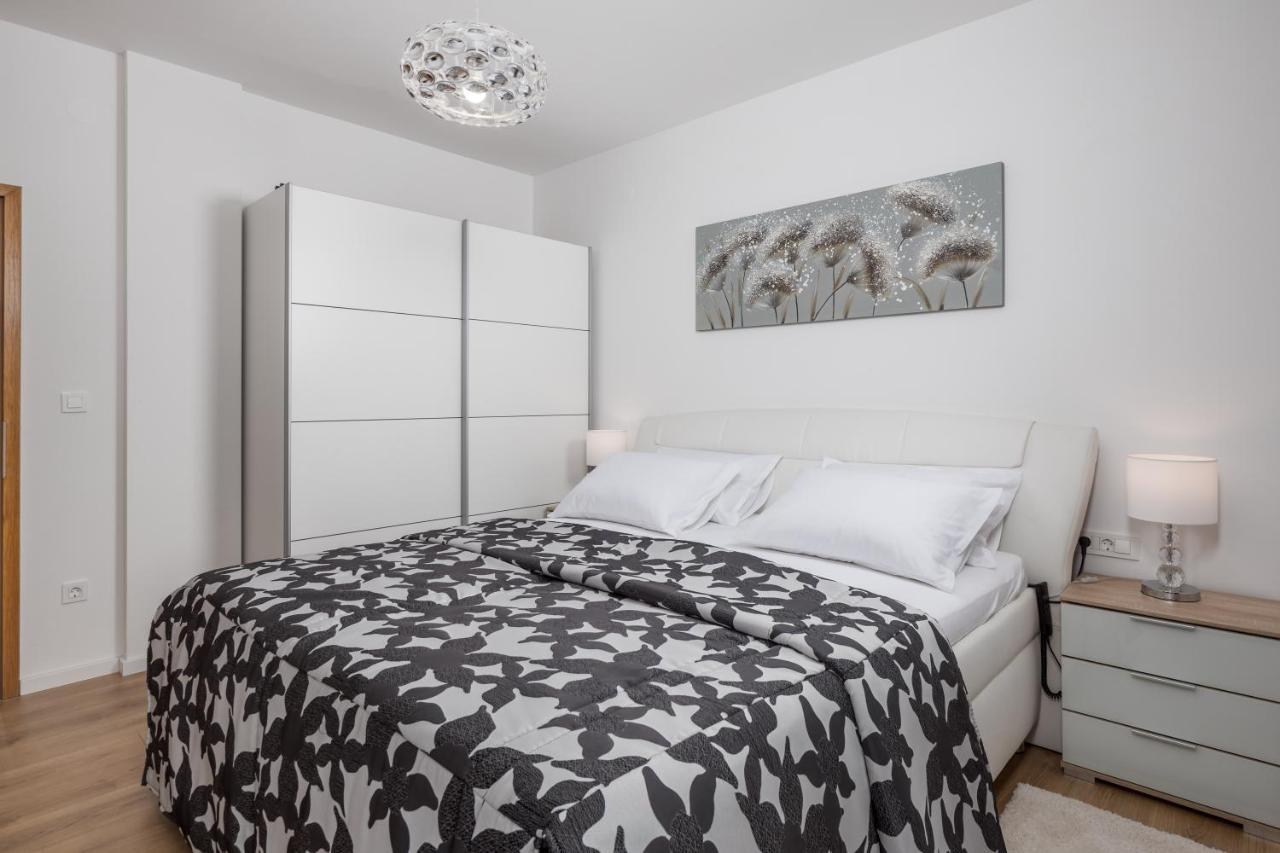 Apartment Flowers Кастав Экстерьер фото