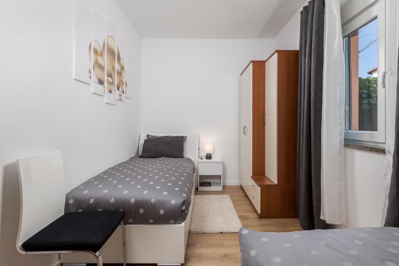Apartment Flowers Кастав Экстерьер фото