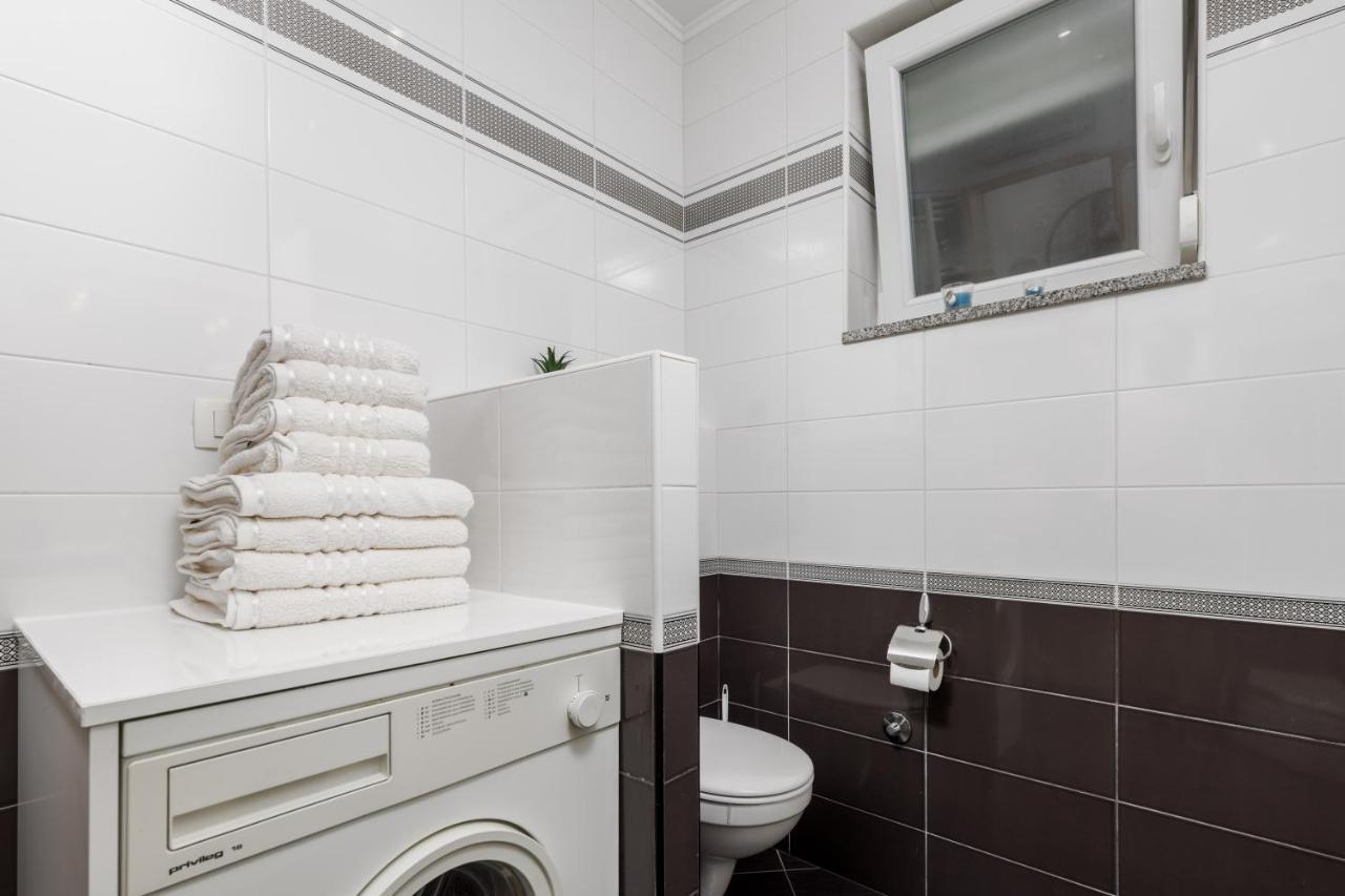 Apartment Flowers Кастав Экстерьер фото