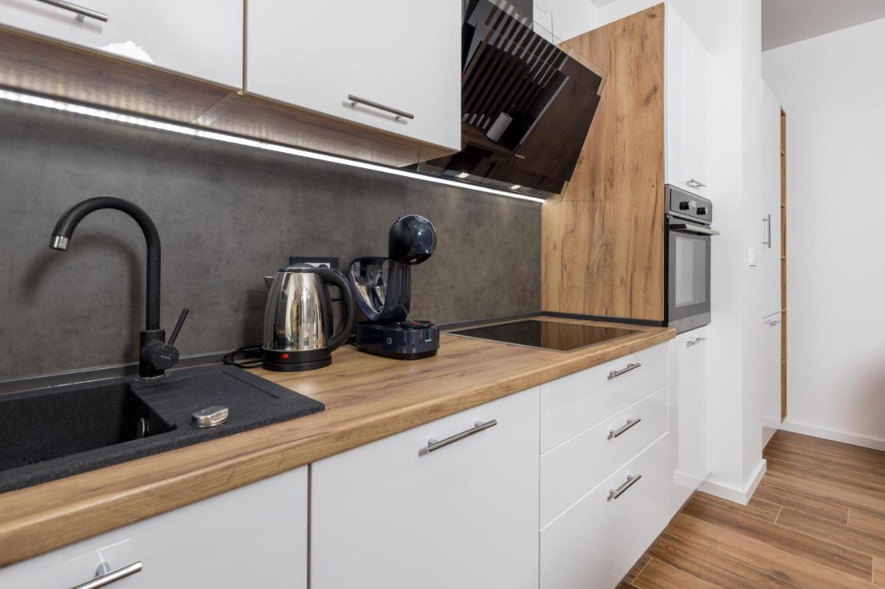 Apartment Flowers Кастав Экстерьер фото